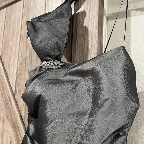 New York Nightway One-Shoulder Charcoal Gown - Picture 2 of 3